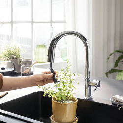  Aqittura M91 kitchen mixer 210 FilterSystem, with pull-out single-jet shower and starter kit, Chrome (76801000)